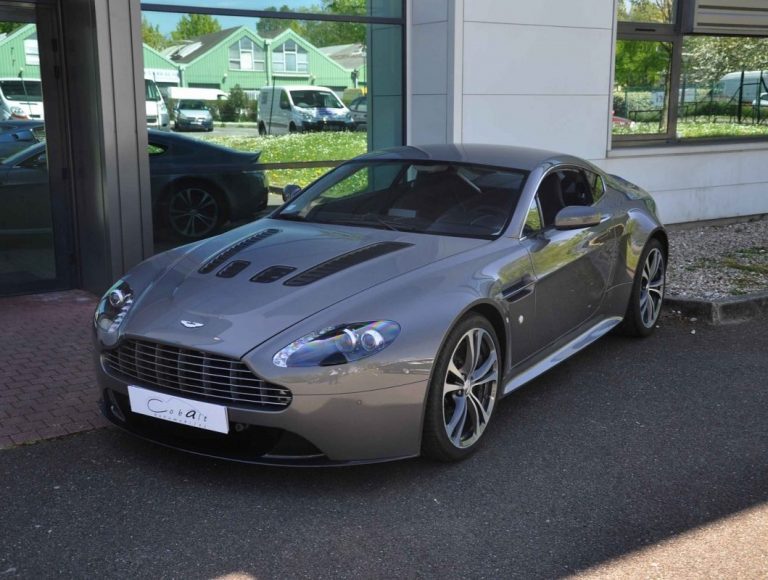 Aston Martin V12 Vantage 2010