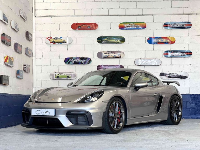 Porsche 718 GT4 1er main Clubsport