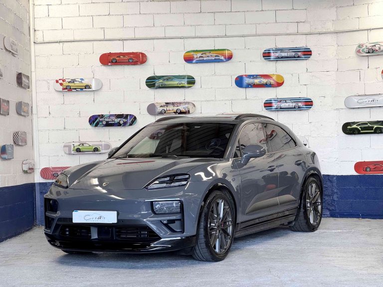 Porsche Macan Turbo 2025