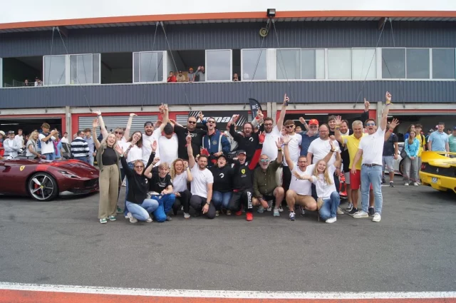 Impossible de résumer cet intense week-end passé au @sportetcollection avec notre stand fait en collaboration avec nos chers amis de @lemal_racing ! De la convivialité, beaucoup de roulage pour la bonne cause, de la bonne humeur ! Nous avons eu la chance  eu l’opportunité de partager notre passion avec quelques personnalités comme @joeystar_r_dah_punkfunkhero, la @patrouilledefrance  ou encore @amandinepetitoff ! Merci à tous, l’organisation millimétrée, la météo clémente, un plateau de plus en plus qualitatif, bref tout était parfait ! On se donne déjà rendez vous l’année prochaine !