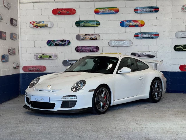 Cette sublime #porsche997.2GT3 est immédiatement disponible ! Très rare avec l’option #clubsport et dans un état remarquable avec seulement 49800km !
Un collector à venir découvrir sans plus attendre ! #porsche #flat6 #gt3 #cs #porsche997gt3 #biarritz #cobaltautomobiles