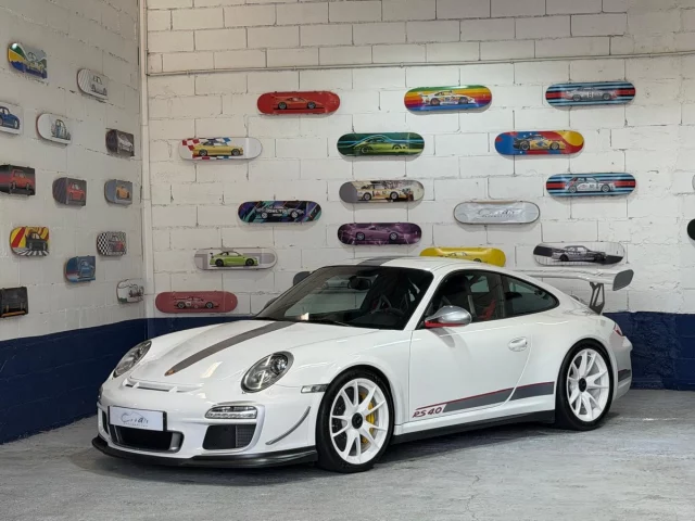 Après plusieurs mois de recherche pour notre client, nous avons déniché cette #porsche 997 gt3 RS 4.0. État neuf, très faible kilométrage et fortement optionnée ! Elle part rejoindre une très belle collection de véhicule et nous remercions chaleureusement notre client pour sa confiance accordée ! #997 #gt3rs #cobaltautomobiles #biarritz